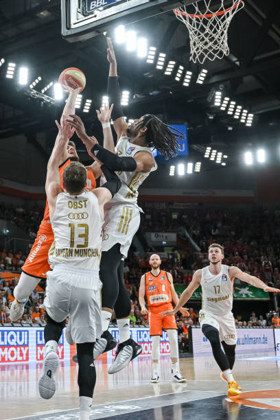 中场塔利斯 中场塔利斯